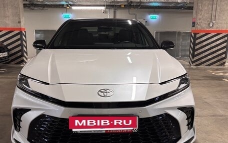 Toyota Camry, 2024 год, 3 500 000 рублей, 2 фотография