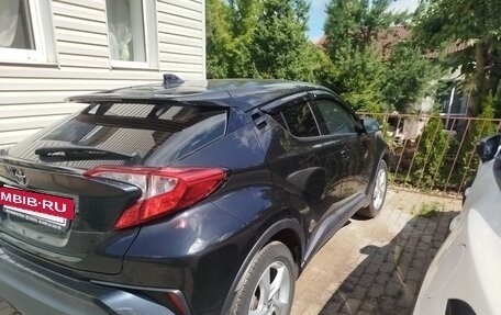 Toyota C-HR I рестайлинг, 2019 год, 2 250 000 рублей, 2 фотография