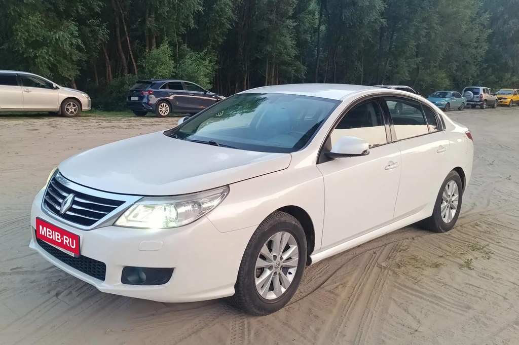 Renault Latitude I, 2012 год, 750 000 рублей, 3 фотография