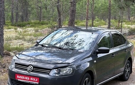 Volkswagen Polo VI (EU Market), 2013 год, 750 000 рублей, 1 фотография