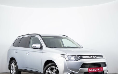 Mitsubishi Outlander III рестайлинг 3, 2013 год, 1 299 000 рублей, 1 фотография