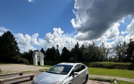 Toyota Prius, 2013 год, 1 350 000 рублей, 3 фотография
