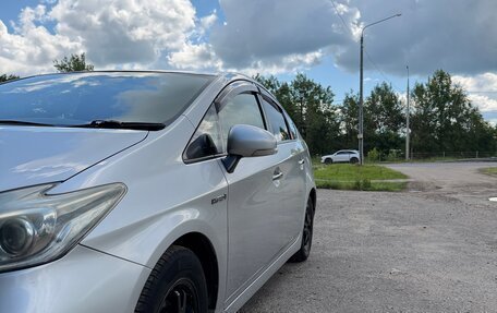 Toyota Prius, 2013 год, 1 350 000 рублей, 10 фотография