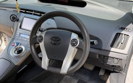 Toyota Prius, 2013 год, 1 350 000 рублей, 23 фотография