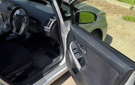 Toyota Prius, 2013 год, 1 350 000 рублей, 22 фотография