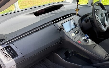 Toyota Prius, 2013 год, 1 350 000 рублей, 21 фотография