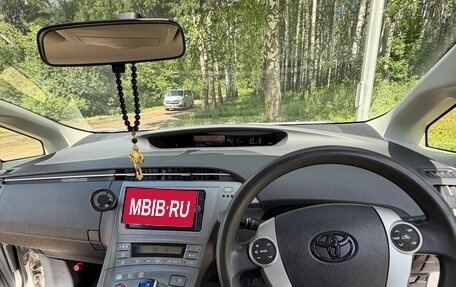 Toyota Prius, 2013 год, 1 350 000 рублей, 24 фотография
