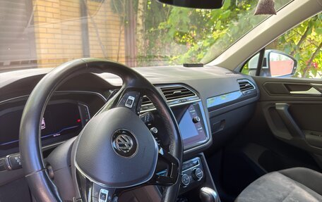 Volkswagen Tiguan II, 2019 год, 2 990 000 рублей, 10 фотография