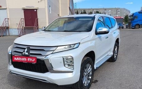 Mitsubishi Pajero Sport III рестайлинг, 2020 год, 4 150 000 рублей, 2 фотография