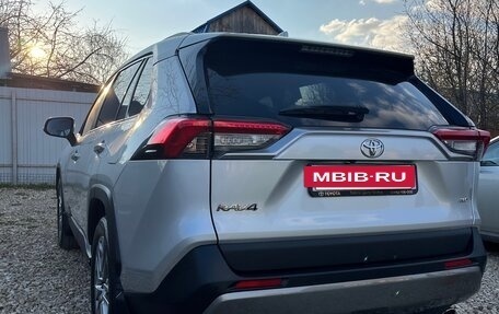 Toyota RAV4, 2020 год, 4 200 000 рублей, 6 фотография