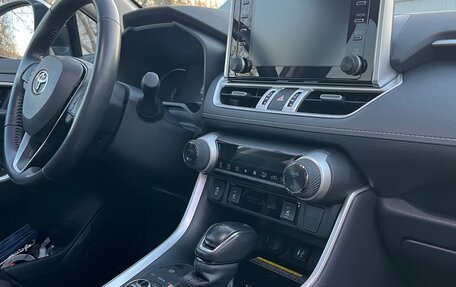 Toyota RAV4, 2020 год, 4 200 000 рублей, 20 фотография