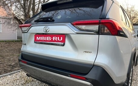 Toyota RAV4, 2020 год, 4 200 000 рублей, 17 фотография