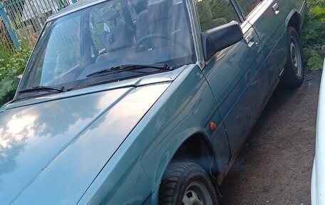 Mazda 929, 1983 год, 105 000 рублей, 2 фотография