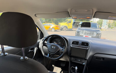 Volkswagen Polo VI (EU Market), 2017 год, 1 300 000 рублей, 13 фотография