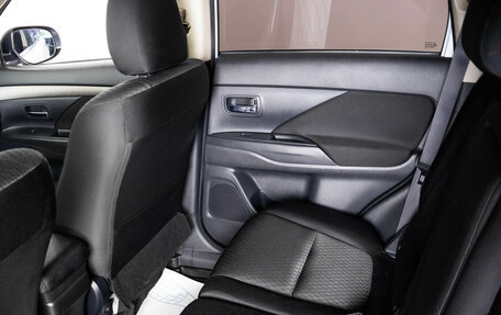 Mitsubishi Outlander III рестайлинг 3, 2013 год, 1 299 000 рублей, 9 фотография