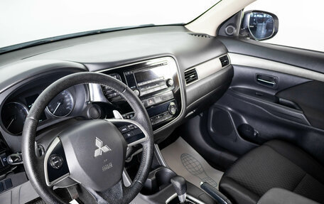 Mitsubishi Outlander III рестайлинг 3, 2013 год, 1 299 000 рублей, 8 фотография