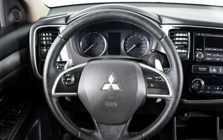Mitsubishi Outlander III рестайлинг 3, 2013 год, 1 299 000 рублей, 15 фотография