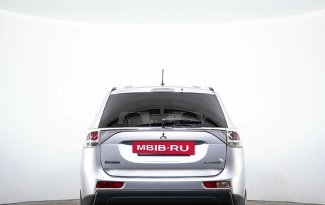 Mitsubishi Outlander III рестайлинг 3, 2013 год, 1 299 000 рублей, 6 фотография