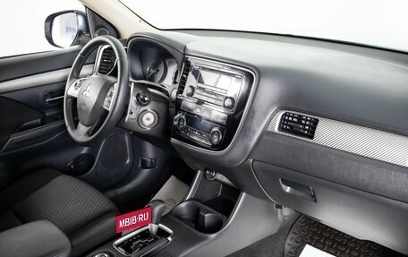 Mitsubishi Outlander III рестайлинг 3, 2013 год, 1 299 000 рублей, 11 фотография