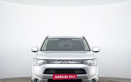 Mitsubishi Outlander III рестайлинг 3, 2013 год, 1 299 000 рублей, 2 фотография