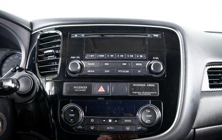 Mitsubishi Outlander III рестайлинг 3, 2013 год, 1 299 000 рублей, 18 фотография