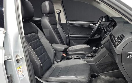 Volkswagen Tiguan II, 2020 год, 2 199 000 рублей, 10 фотография