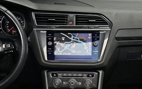 Volkswagen Tiguan II, 2020 год, 2 199 000 рублей, 13 фотография