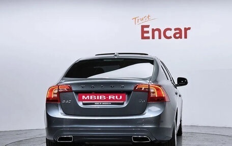 Volvo S60 III, 2018 год, 1 650 000 рублей, 4 фотография
