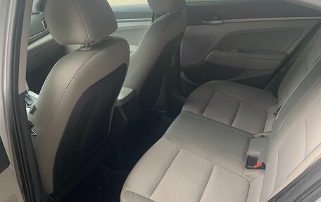 Hyundai Elantra VI рестайлинг, 2016 год, 1 075 000 рублей, 9 фотография