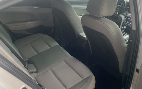 Hyundai Elantra VI рестайлинг, 2016 год, 1 075 000 рублей, 11 фотография