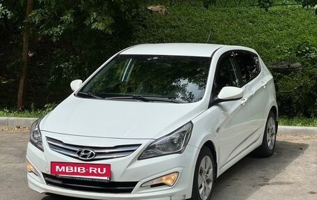 Hyundai Solaris II рестайлинг, 2016 год, 1 090 000 рублей, 2 фотография