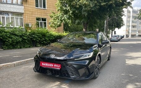 Toyota Camry, 2024 год, 3 300 000 рублей, 2 фотография