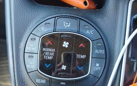 Toyota Noah III, 2016 год, 2 150 000 рублей, 29 фотография