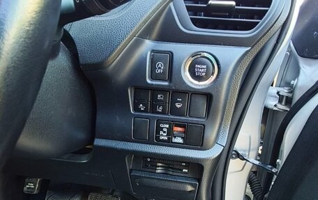 Toyota Noah III, 2016 год, 2 150 000 рублей, 30 фотография