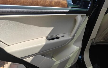 Volkswagen Touareg III, 2013 год, 2 400 000 рублей, 9 фотография