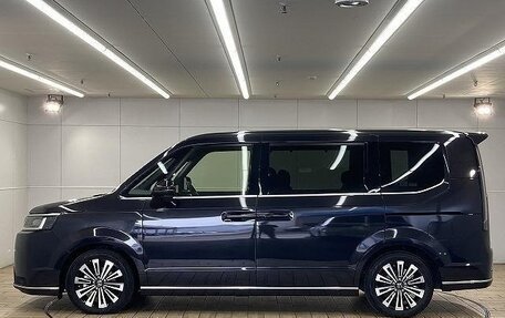Honda Stepwgn, 2022 год, 2 170 100 рублей, 8 фотография