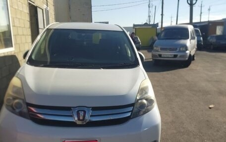 Toyota ISis I, 2013 год, 1 390 000 рублей, 1 фотография