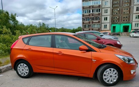 Hyundai Solaris II рестайлинг, 2015 год, 1 100 000 рублей, 2 фотография