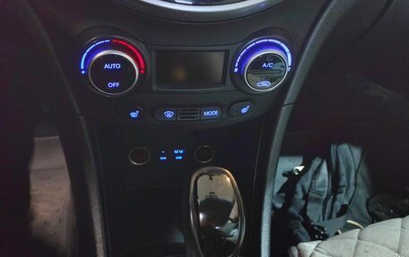 Hyundai Solaris II рестайлинг, 2015 год, 1 100 000 рублей, 11 фотография