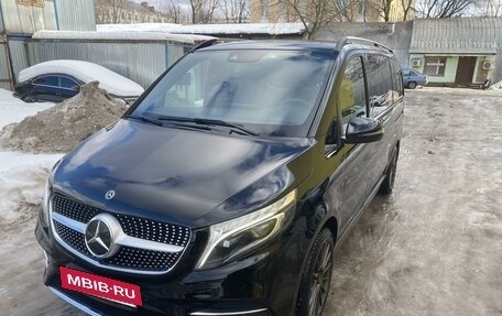 Mercedes-Benz V-Класс, 2020 год, 5 890 000 рублей, 4 фотография