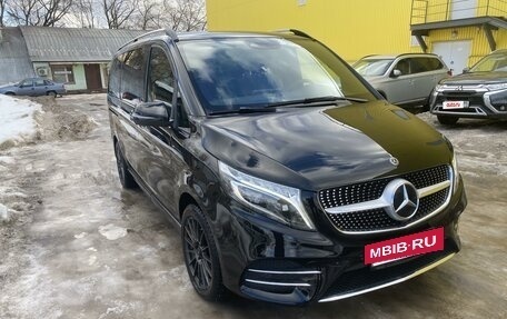 Mercedes-Benz V-Класс, 2020 год, 5 890 000 рублей, 3 фотография