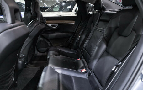 Volvo S90 II рестайлинг, 2017 год, 3 490 000 рублей, 23 фотография