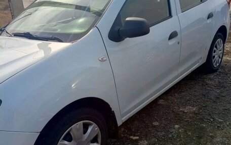 Renault Logan II, 2018 год, 380 000 рублей, 2 фотография