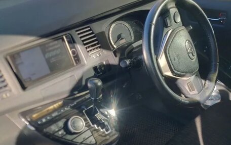 Toyota ISis I, 2013 год, 1 390 000 рублей, 4 фотография