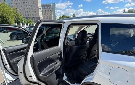 Mitsubishi Outlander III рестайлинг 3, 2019 год, 1 850 000 рублей, 6 фотография