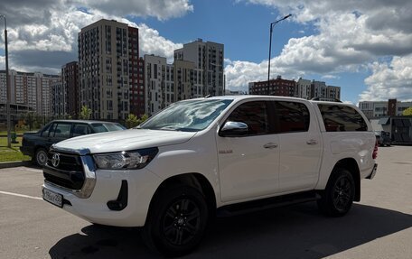 Toyota Hilux VIII, 2021 год, 4 050 000 рублей, 2 фотография
