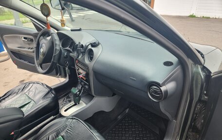 SEAT Ibiza III рестайлинг, 2004 год, 300 000 рублей, 1 фотография