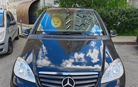 Mercedes-Benz A-Класс, 2011 год, 720 000 рублей, 1 фотография