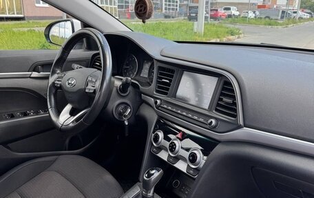 Hyundai Elantra VI рестайлинг, 2019 год, 1 800 000 рублей, 2 фотография