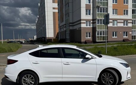 Hyundai Elantra VI рестайлинг, 2019 год, 1 800 000 рублей, 9 фотография